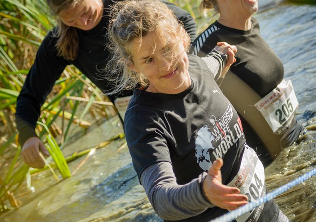 aktiviteter-for-arbejdspladser-i-århus-kollega-i-vandet